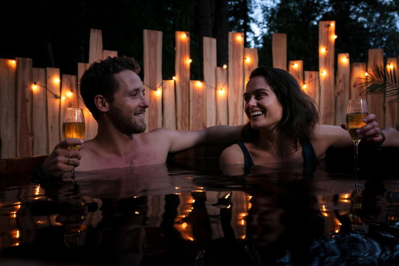 Bain De Foret - Lodges Cosy & Spa นูฟ์ชาเทล-อาร์เดอโลต์ ภายนอก รูปภาพ